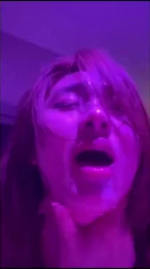 完美调教粉眼罩一戴就彻底放开，又狠又色，真实感直